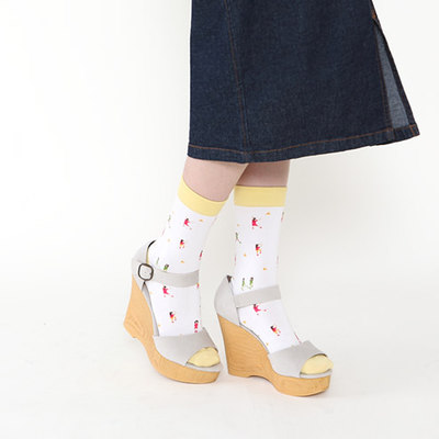 アルファベットガールソックス