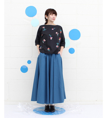 手刺繍　ドルマンブラウス