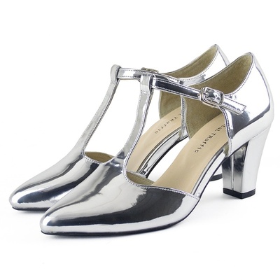 Tストラップパンプス