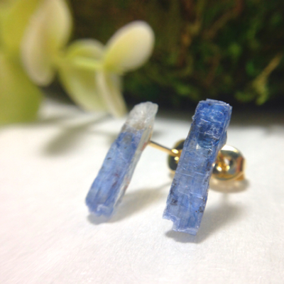 カイヤナイトの原石