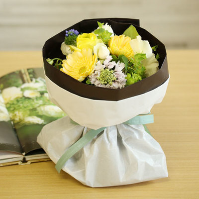 ガーベラのオリーブイエローブーケ