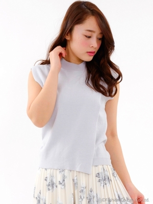 アシメボトルネックプルオーバー