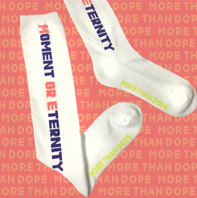 ［WHITE］LETTERING KNEE SOCKS