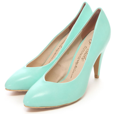 D+AF Vカットパンプス