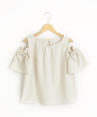 肩開きリボンブラウス