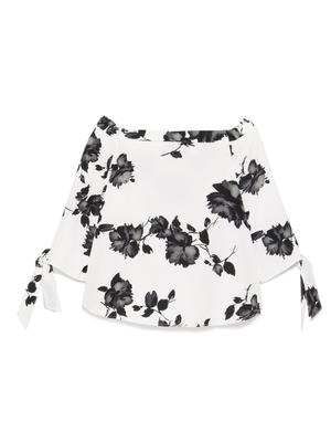 オフショルブラウス