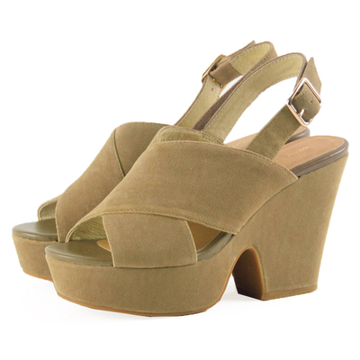 クロスサンダル