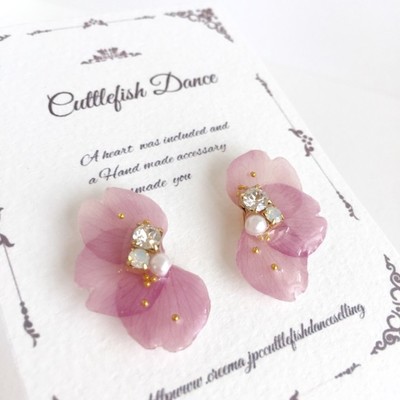 「SAKURA」の花びらピアス(イヤリング)