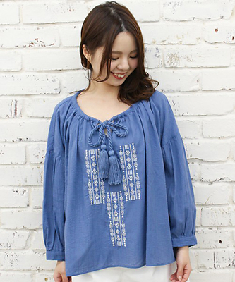 楊柳刺繍ブラウス