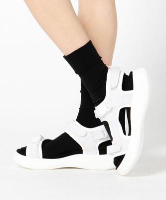 ストラップサンダル