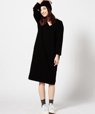 ROSE BUD Vネックニットワンピース