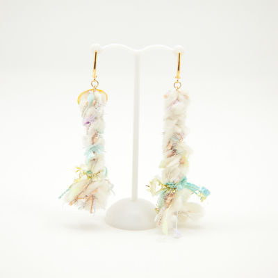 三つ編みピアスC