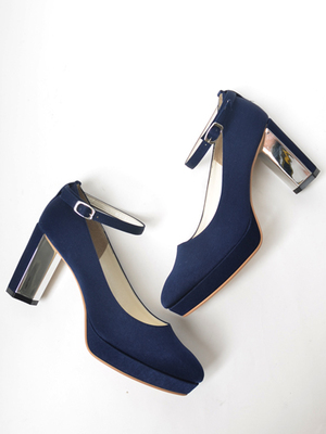 アンクルストラップヘキサゴンヒールパンプス