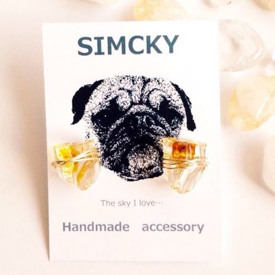 フェイククリスタルの樹脂ピアス