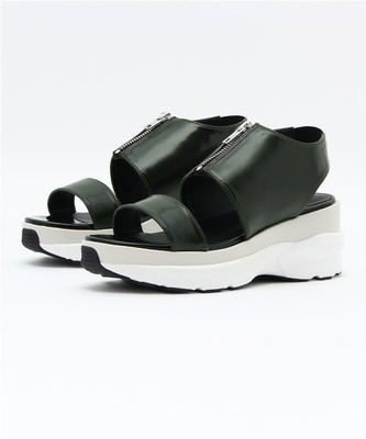 センターZIPサンダル