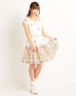 総レースフィット＆フレアワンピース