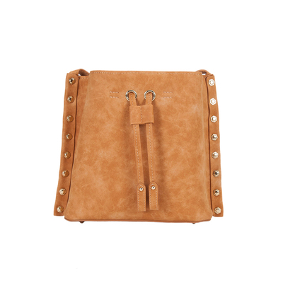 スタッズスクエアポシェット