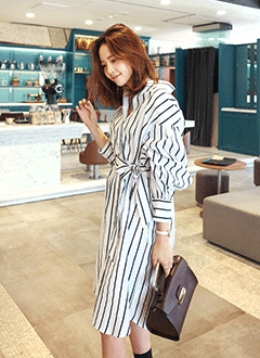 ベルトストラップ付きストライプシャツワンピース