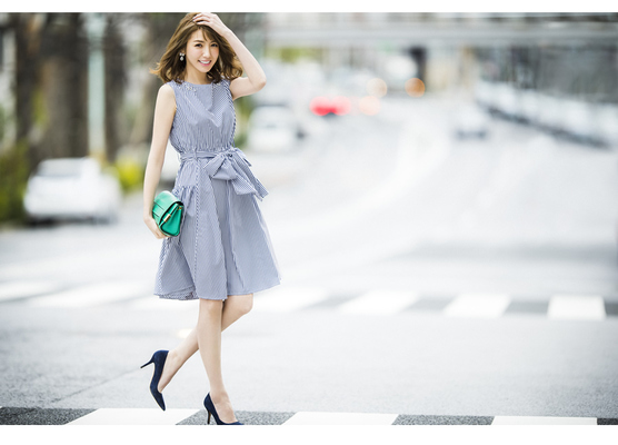 toccoトッコ　肩ビジューストライプワンピース