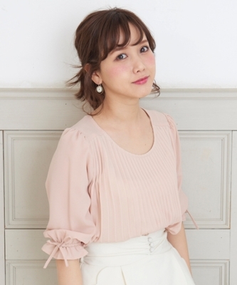 袖絞りプリーツブラウス