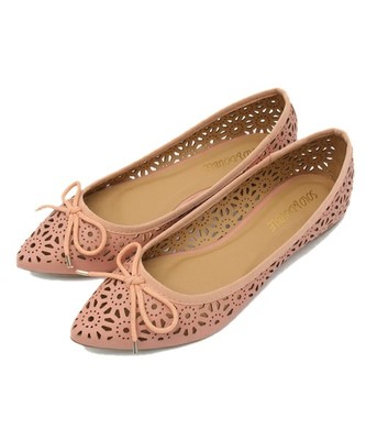カットワークリボンバレエシューズ