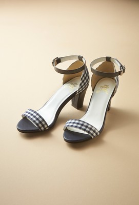 ギンガムチェックサンダル　by que made me