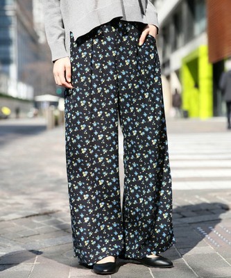 ストレートワイドパンツ