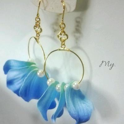 花びらピアス
