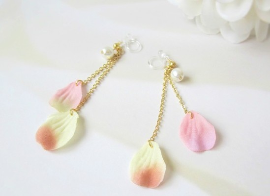 *694*花びらゆれる。。イヤリング