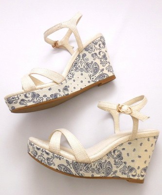 Fin：バンダナプリントサンダル