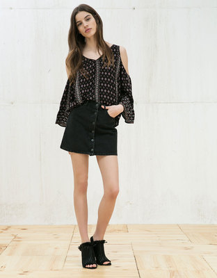 Bershka　オフショルダープリントブラウス