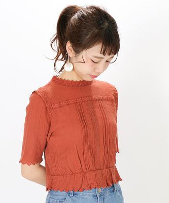 ハイネックレースブラウス