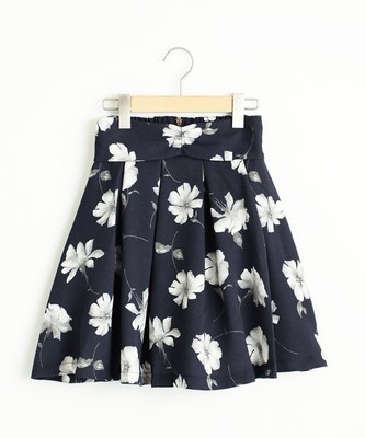 モノトーンフラワースカパン