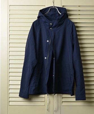 ライトマウンテンパーカー