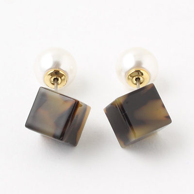 2WAYベッコウキューブピアス