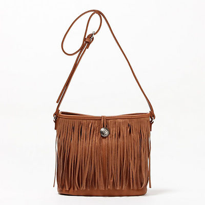 コンチョ付きフリンジショルダーバッグ