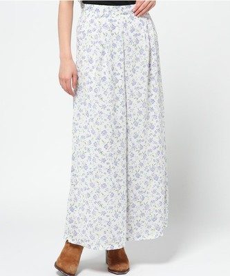 フラワー柄スカンツ