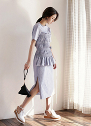 DHOLIC シャーリングディテールサイドストラップワンピース