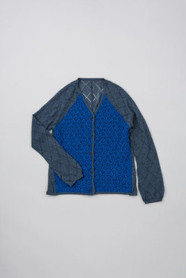 透かし編みのカーディガン