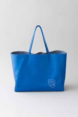 青の軽いレザーバッグ