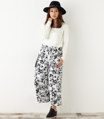 Avan Lily モノトーンフラワーバギーPT