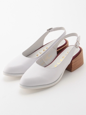 バックベルトパンプス