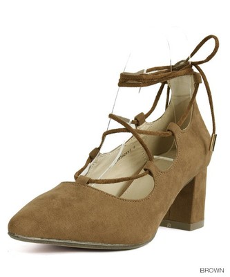 ポインテッドトゥレースアップパンプス