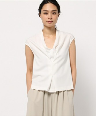 ソフトストレッチツイルV襟タックフレンチスリーブブラウス