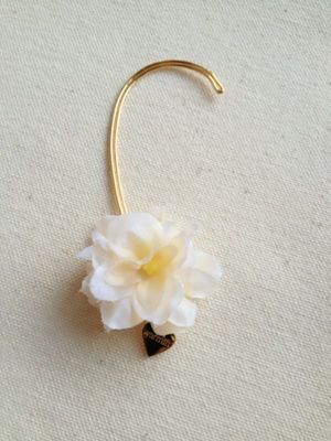 フラワーイヤーフック（右翼翼）