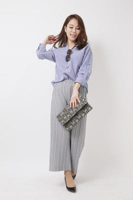 プリーツワイドパンツ