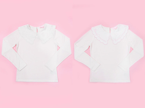 サテンロゴ刺繍スカラ衿TOPS