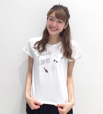 ロゴ&小物プリントTシャツ