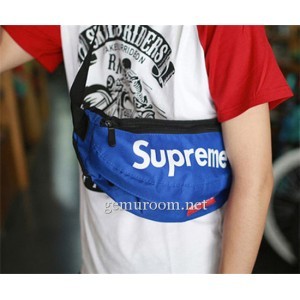 シュプリーム・supremeボディバッグ