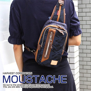 迷彩柄ボディバッグ